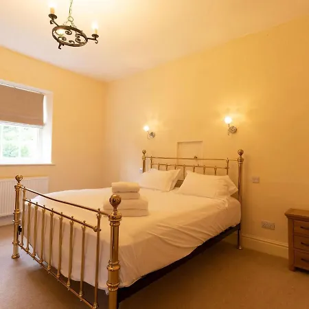 Historic Holiday In Near Golf Park Holiday home *