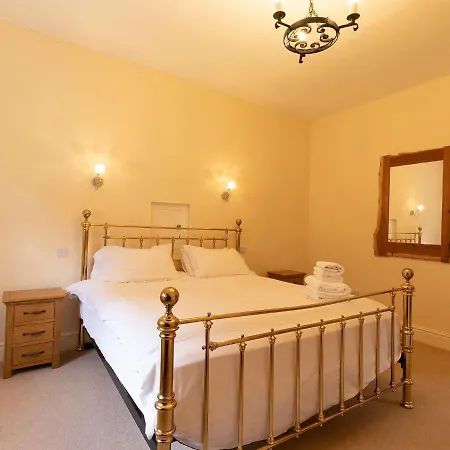 Historic Holiday In Near Golf Park Holiday home *