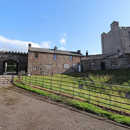 Historic Holiday In Near Golf Park * Appleby-in-Westmorland